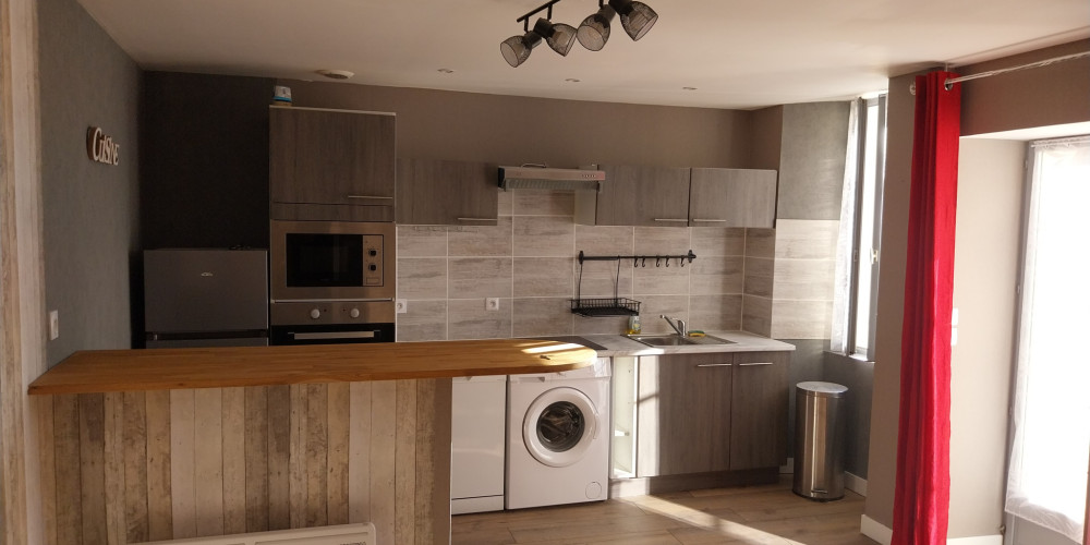 maison à LA SAUVE (33670)